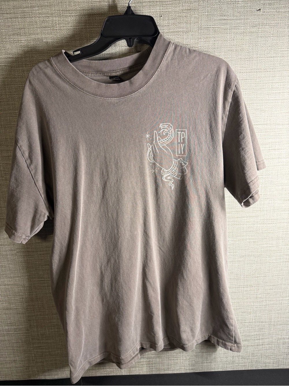 Men's Short-Sleeve Graphic Tee in Taupe - Picture 1 of 4